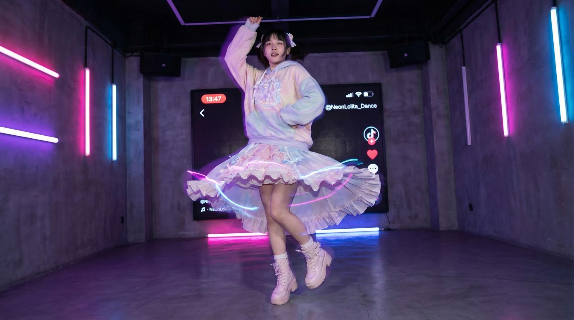 小马拉大车短传媒 - TikTok风格舞蹈